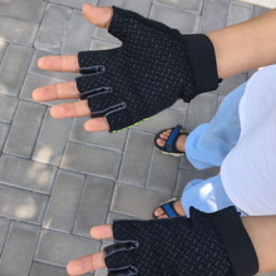 Zhongda Tong Children's half-finger Gloves Bicycle, suitable for both men and women, anti-slip outdoor balance mountain bike ride in autumn Zhongda Tong Children's half-finger Gloves Bicycle, suitable for both men and women, anti-slip outdoor balance mountain bike ride in autumn