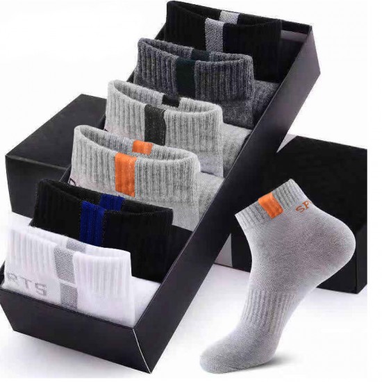 Cross-border men's mid-top cotton socks for autumn and winter in stock, anti-sweat-absorbing casual sport letter sports socks manufacturer Cross-border men's mid-top cotton socks for autumn and winter in stock, anti-sweat-absorbing casual sport letter sports socks manufacturer