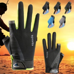 Men's summer sun protection gloves for fishing have two fingers exposed due to flying bumps. Sun protection and anti-slip sea fishing lure gloves have three fingers exposed