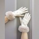 Small Chanel-style diamond-encrusted flower gloves for women in winter, thickened PU fleece five-finger touch screen woolen gloves for cold and wind protection Small Chanel-style diamond-encrusted flower gloves for women in winter, thickened PU fleece five-finger touch screen woolen gloves for cold and wind protection