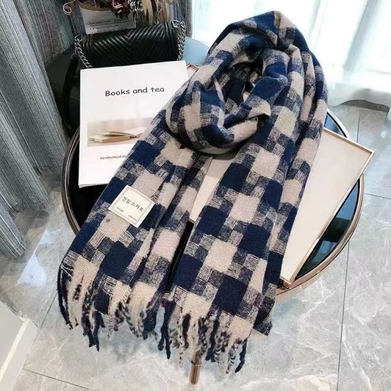 Wholesale of hot-selling, versatile fringed retro checkered scarves for women in winter, thick and warm scarves and shawls Wholesale of hot-selling, versatile fringed retro checkered scarves for women in winter, thick and warm scarves and shawls
