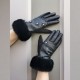Small Chanel-style diamond-encrusted flower gloves for women in winter, thickened PU fleece five-finger touch screen woolen gloves for cold and wind protection Small Chanel-style diamond-encrusted flower gloves for women in winter, thickened PU fleece five-finger touch screen woolen gloves for cold and wind protection