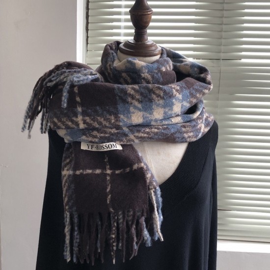 Winter warm, cold-proof, comfortable, breathable, neck-protecting scarf, simple, casual, versatile, personalized printed three-line check scarf Winter warm, cold-proof, comfortable, breathable, neck-protecting scarf, simple, casual, versatile, personalized printed three-line check scarf