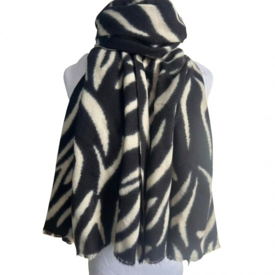 New leopard print scarf for women, classic imitation cashmere tassel shawl, European and American versatile warm scarf factory direct sales and wholesale New leopard print scarf for women, classic imitation cashmere tassel shawl, European and American versatile warm scarf factory direct sales and wholesale