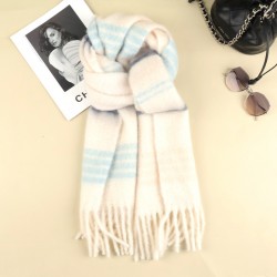New high-end checkered scarf for women in the autumn and winter of 2024, a versatile shawl for Korean students, and a color-matched warm scarf