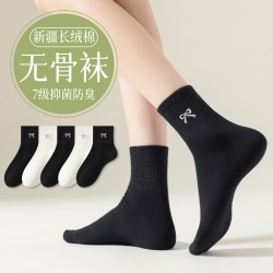 2024 autumn/Winter cross-border European women's socks, cute black jacquard bow, breathable and fashionable mid-calf long socks