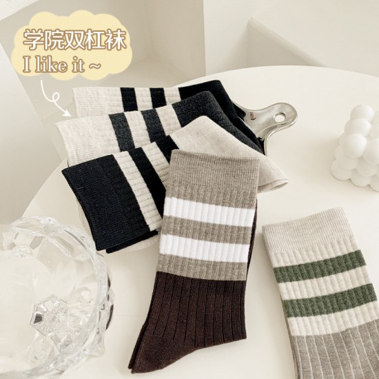 Women's autumn and winter vintage striped two-bar Korean mid-calf socks, piled-up socks, Sen-style Maillard long stockings Women's autumn and winter vintage striped two-bar Korean mid-calf socks, piled-up socks, Sen-style Maillard long stockings